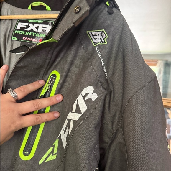 FXR Mountain Jacket - Picture 5 of 5